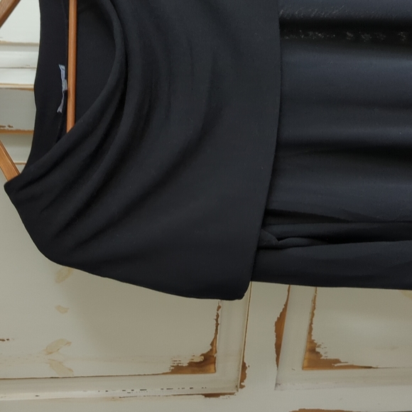 Top Lisa Rinna Cold Shoulder - Picture 6 of 10